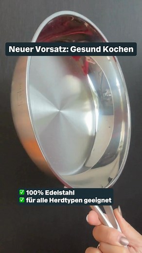✨Vorsatz: Endlich gesund kochen✨ Wusstest Du, dass beim Anbraten mit beschichteten Pfannen giftige Dämpfe entstehen können? 👀 Aus diesem Grund setzen heute viele Menschen auf Edelstahlpfannen in ihrer Küche. Entdecke jetzt unsere vielfältig einsetzbare Edelstahlpfanne im Profi-Set und erhalte für kurze Zeit ein 2er Set hochwertige Reinigungsschwämme geschenkt! Bist Du bereit für ein Fest der Aromen in Deiner Küche? Mit dieser Pfanne meisterst Du jede kulinarische Herausforderung... Scharfes Anb