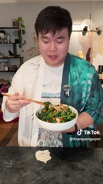 Rau Muống Trộn (Water Spinach Salad) — Easy Vietnamese Recipe