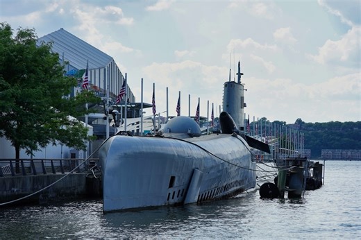 Pentagon backs AI-driven submarine fleet to reinvent naval strategy