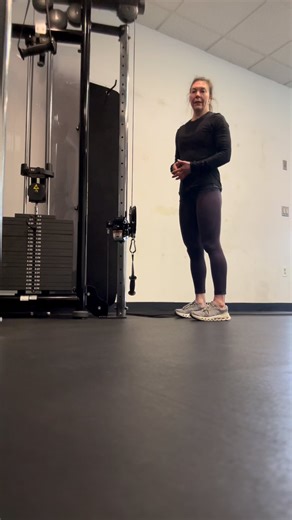 Split stance cable row