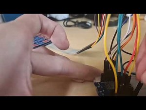 利用鍵盤控制LED發光與熄滅