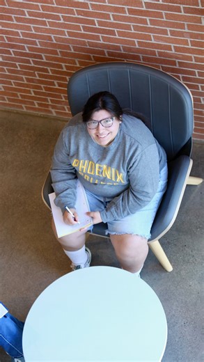 Syllabus week is over and the professors are professoring 🫡📚 If you need a little extra help along the way, the Learning Commons has you covered. They offer: 📍In- person tutoring 💻 Online tutoring ✍️ Writing Lab 🗣️ Conversation circles Hours: Monday-Thursday 9a-6p Friday 9a-1pm Link in our bio for more info! | Phoenix College