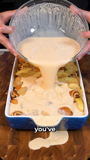 Apple pie bread pudding