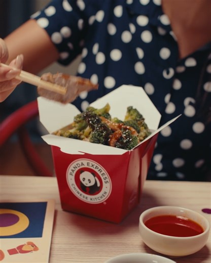 Despide el año como se debe: compartiendo sabor, antojo y risas. 🐼🥢 ¡Haz tu pedido ya por Panda App y comparte la celebración donde estés! | Panda Express México