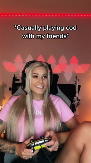 The gamer lean😈 Streaming cod with viewers in 30 mins, going all night come play search!🍞 #fyp #KeepItRealMeals #gamergirl #cod #codgirl #gaming