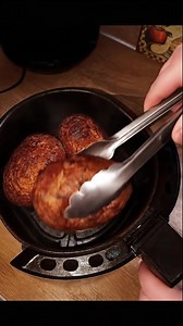 Air Fryer Baked Potato🥔. This is the fastest way to make baked potatoes, ready in minutes.It's crispy on the outside, perfectly cooked and fluffy on the inside ❤️😋 | Air Fryer Easy Recipe