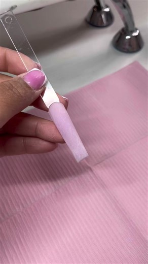 How to Create Stunning Chrome Nail Designs with Ease!