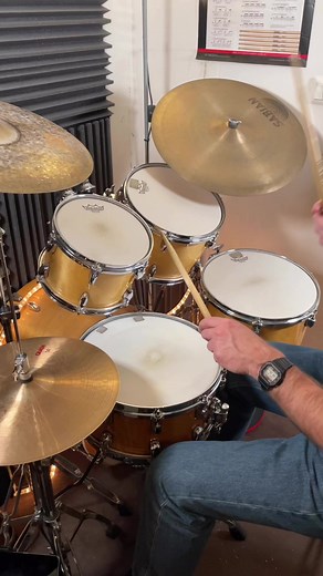 Classic drum fills part 1…….guess which song? One tip: it’s from the 80‘s 😁😉 | Derek Scherzer