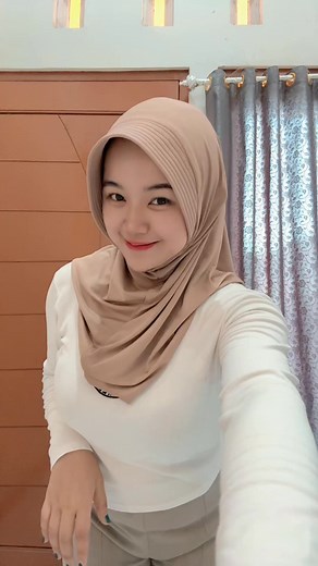 Senam dulu biar sehat #fyp #viral #foryou #trend #gemoy #tranding #dc #dance #dayoff #holiday #communitylove #labordaytribute #communitystrong #psersonalstory #fypreels | Mama Muda