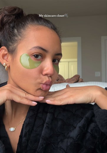 That led therapy mask has been the best addition to my routine & I LOVE IT!!!!! 🤭🤭 #skincareroutine #easyskincare #inexpensiveskincare #fyp #foryou @byoma @Versed Skin @Paula’s Choice @Garnier USA @Pixi Beauty