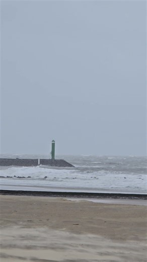 4K views · 115 reactions | Wind , wind en terug regen. Du vent, du vent et de la pluie. Blankenberge forever | Peggy Verschooten | Facebook