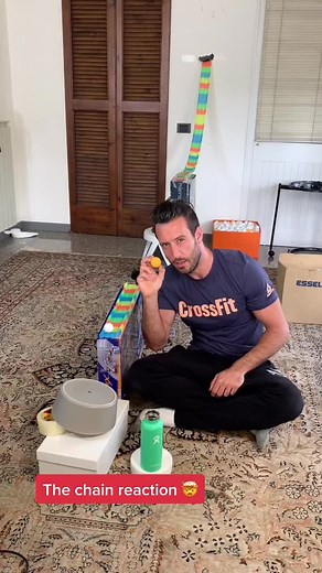 The chain reaction 😀 #trickshot #trickshots