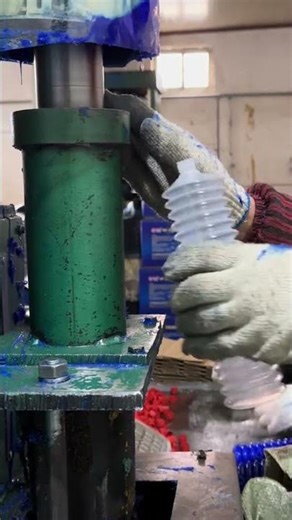 Oddly Satisfying Mixing Machine in Action