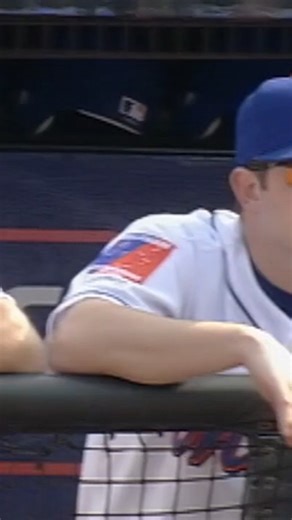 Vintage Mets History on Instagram: "🔥 21⅔ Scoreless Innings to Start a Mets Career 🔥🟠🔵 On 1/8/2004, the Mets signed Braden Looper, a move that quickly paid dividends out of the bullpen. Looper opened his Mets tenure with an incredible 21⅔ consecutive scoreless innings, immediately establishing himself as a trusted late-inning arm. Over two seasons in New York, he posted a 3.22 ERA and recorded 57 saves, becoming a key piece of the Mets’ bullpen during the mid-2000s. Reliable bullpen arms alw