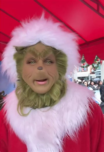 Destiny You’re Working Right Now!? A Grinch TikTok Moment