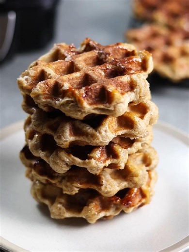 If you,ve ever eaten a waffle warm, straight off a food truck....this is that waffle. Soft, dense and chewy liege waffles with caramelised sugar pockets. Made from scratch, with ancient grain flour and a hint of orange and cinnamon. This is the one you remember...and remake. Liege Waffle Recipe Ingredients 650g flour ( I used a mix of ancient grain flour, but normal all purpose flour can be used instead) 10g yeast 190ml warm milk 1tsp orange extract 1/2 tsp Celtic salt 40g sugar 1 1/2 tsp ground