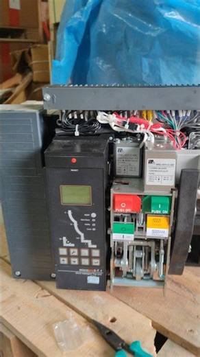 Winmaster 3 Air Circuit Breaker Charging handle installing and Checking 🔧🕵🏻#panels#electric#cs