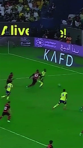 Cristiano Ronaldo Powerful Volley Goal 🚀⚽ | CR7 Stunning Finish