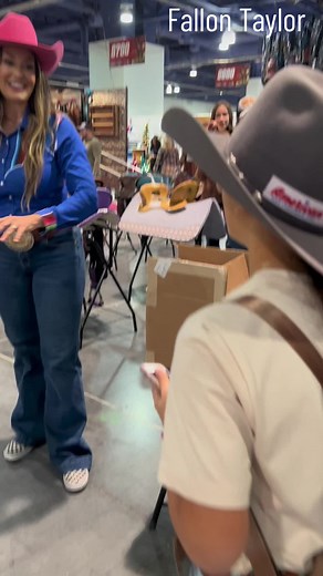 Encuentro navideño con Fallon y Noelia