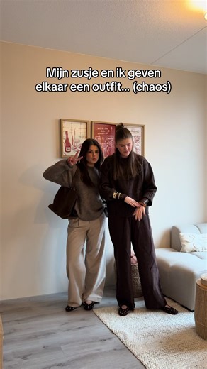 Aaaaaaaaalle items staan in mijn bio korting: karlijn voor 10% 💘💘💘💘💘 thanks @nakdfashion ig: karlijnsteijger voor meer #outfitswap #nakdhaul #nakdfashion #gift #zusje