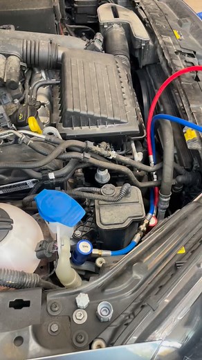 Mít klimatizaci v pořádku. Proč ? •Funkční klimatizace je důležitá pro pohodlí, zdraví a úsporu nákladů. V létě zajišťuje ochlazení, v zimě dokáže efektivně topit a odvlhčovat. Pravidelným používáním také čistí vzduch a zabraňuje vzniku plísní. #ReviteCar #vimperk #prachatice #šumava | ReviteCar.cz | Facebook