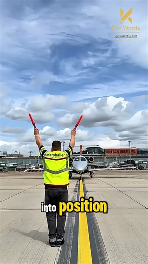 How Do You Park an Airplane? Inside the Ground Handling Process!