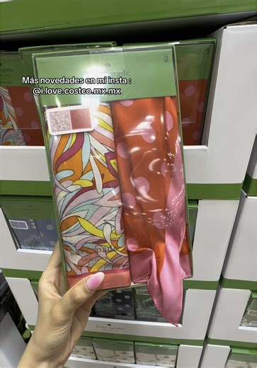 Las mejores mascadas de Costco México: KATE SPADE