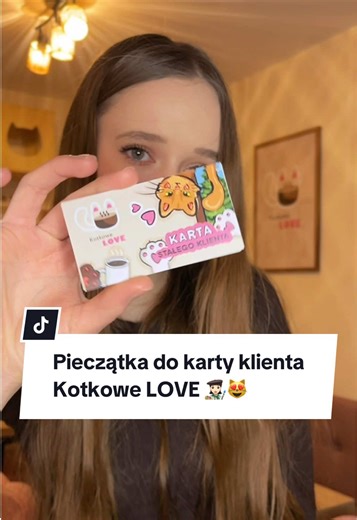 [Autopromocja] Zrób ze mną pieczątkę do karty stałego klienta @KotkoweLOVE_rumia 😻 Spodziewalibyście się, że tak właśnie powstała ta pieczątka?🤭 #pieczątka #kawiarnia #kociakawiarnia #kot #linoleum