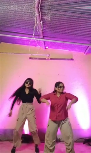 Dhating nach reel #trendingshorts #dhatingnaach #dance #bollywoodsongs