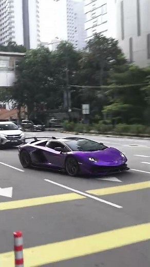 PURPLE LAMBORGHINI AVENTADOR SVJ ROADSTER ACCELERATION!!!