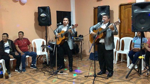 Así se baila nuestra música ecuatoriana 🥳 | Los Romanceros de Santa Elena