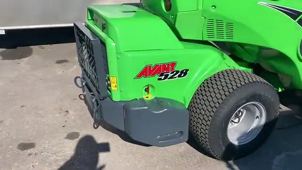 2022 AVANT 528 For Sale