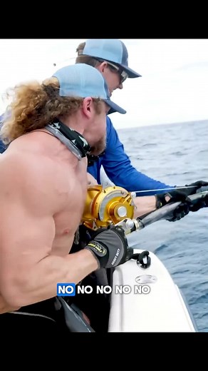 Strongest Men VS Strongest Fish #gofishing
