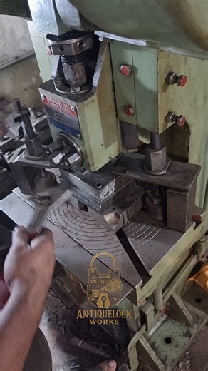 #lock #locks #locksmith #lockmanufacturer #lockmakers #manufacturer #masterlocks #locksmithskills #locklove #vintagedesign #vintagelover #usamade #lockandkey #fypage✨ #ᴇxᴘʟᴏʀᴇᴘᴀɢᴇ #reelsi̇nstagram #reelsforyou #fypfbpro#foryoupagereels#reelsviralシ | Antiquelockworks.us