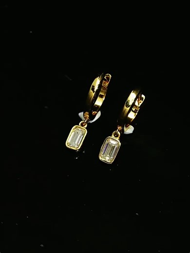 Sparkle wherever you go! ✨ GRA 0.5CT Round Moissanite Earrings – 14K Gold plated, 925 Sterling Silver. 🌏 Available in PNG & Overseas! Free delivery worldwide*, DM me for price & payment via PayPal or TT (wire transfer). *PNG Freight not included; some countries may incur shipping fees. #MoissaniteEarrings #LuxuryJewelry #ChrissysOnlineShop #GiftIdeas #FYP #ForYou #PNG #WorldwideDelivery