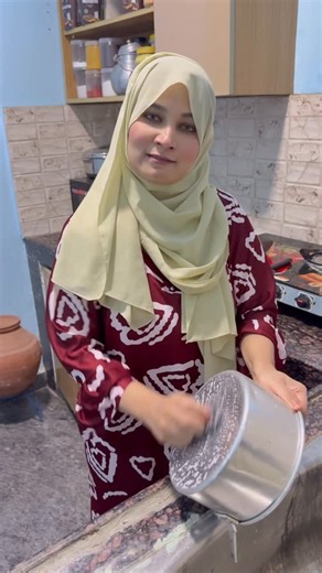 𝐒𝐚𝐦𝐞𝐞𝐫𝐚 𝐳𝐚𝐞𝐧 𝐯𝐥𝐨𝐠𝐬 on Instagram: "@blushwithaiza Dhamakedar offer Branded makeup combo 0nly ₹1000 Buy 500 makeup Get Kajol free Offer valid 365 days 🥳 . . . #mekup #cosmetic #fashion #sameerazaen #instagood"