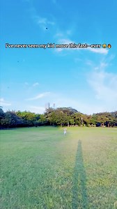 🌀 Experience Magic in the Palm of Your Hand! The Fly Orb Pro flying spinner features an aerodynamic orb design that glides through air and returns like a boomerang with every throw. Toss it at any angle and watch it perform mesmerizing flight patterns before elegantly floating back to you! ✨🎯 Where Physics Meets Pure Fun! Perfect for all ages, this remote-free drone develops hand-eye coordination while providing endless entertainment. The safe enclosed design and intuitive operation make it th