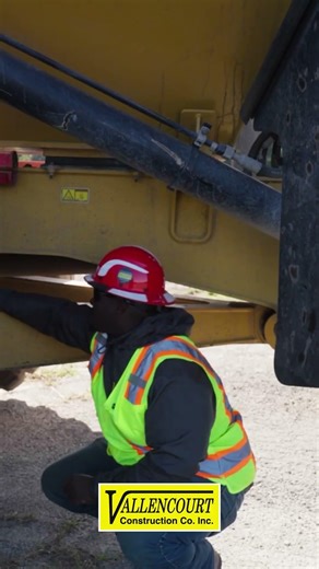 Caterpillar 725 Underbody Inspection | Pre-Op Walkaround