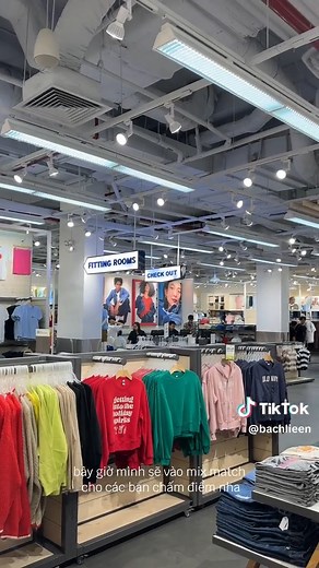 22 reactions | OLD NAVY X BÁCH LIÊN ⛱  Chuẩn bị "xê dịch" đó đây...