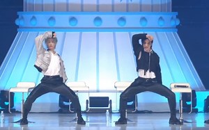 黄铉辰 × Felix见面会跳EXO《前夜》舞台