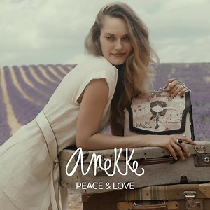 Inspired by an iconic woman and a trip back to the 60s: discover the new Anekke collections! 👜 | Anekke