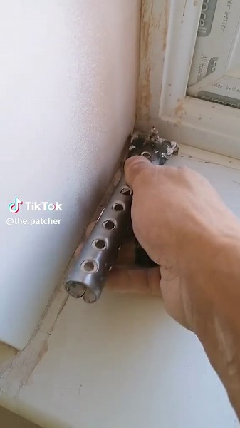 Expert Tips for Patching and Plastering Walls