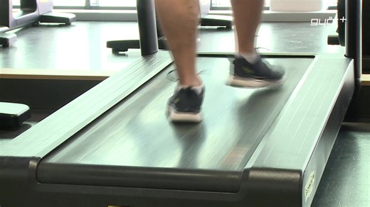 Januárban jelentősen megnő az edzőtermek forgalma, főként az újévi fogadalmak és az életmódváltási szándék miatt. A klubok új szolgáltatásokkal, innovatív megoldásokkal és szakmailag felkészült edzőkkel várják a mozdulni vágyókat💪 #fogadalom #edzés #január | Győr Plusz Média