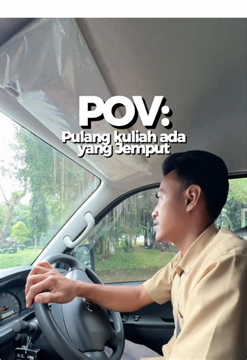 Ngampus ke IPB nggak perlu ribet bawa motor atau mobil 🚌 Penghuni SKS Living tinggal naik shuttle bus yang siap jemput–antar ke kampus. Pagi tinggal berangkat, pulang tinggal naik lagi. Nggak capek nyetir, nggak mikir parkir, dan lebih hemat juga 🚶‍♂️✨ Kalau butuh, tinggal telepon driver—praktis dan aman. Fasilitas kayak gini bikin hidup anak IPB jauh lebih simpel. 📩 Mau kost dengan fasilitas shuttle ke IPB? DM akun ini sekarang buat info & booking — kamar terbatas. #infokostipb #kostIPB #kos