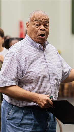 ”Beginning my career with a production like Porgy 50 years ago and then to be with this cast, it’s come full circle.” –Donnie Ray Albert Legendary HGO Porgy, baritone Donnie Ray Albert, is back in our studios preparing the cameo role of Lawyer Frazier for our performances of Porgy and Bess. See the iconic artist onstage at the Wortham, October 24–November 15. HGO.org/tickets Watch the full interview: https://youtu.be/SCVLW5tTDnM | Houston Grand Opera