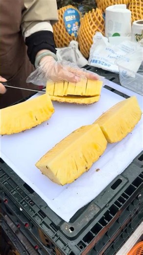 Oddly Satisfying 👍 Pineapples 🍍 Cutting Skills #fruit #usa #shorts