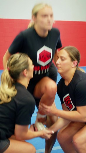 Cheerleading Stunts FULL TUTORIAL: The High To High Tick Tock! #cheerleading #cheer #cheercoach #cheerleader #highschoolcheer #reccheer #middleschoolcheer #reccheercoach #popwarnercheer #cheerleadingstunts #allstarcheer #reccheerleaders