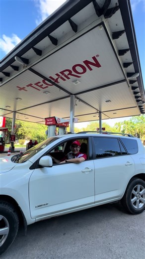 Carga combustible ⛽️ Suma puntos ⭐️ Ahorras más 💰 Por cada L25 = 1 punto. Con 200 puntos, ya podés canjear. Así que no esperes más y descarga la app LEAL . Texaco… cada carga suma. 🕒 Horario: 5:00 am - 9:00 pm . #texaco #texacocopan #copan #copanruinas #hn