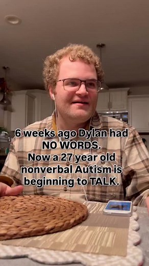 🎥 : @dylan_learns_to_talk My beautiful son stopped speaking when he was around 18 months. Not a word, not a peep. Now he’s sounding out the alphabet and sounding out words. This is a short clip of him excitedly practicing with me today! His smile is the best part of my day! He began trying to speak October 2025. #asl has been a #blessing and his #favorite #aac #speech #communication #learningtotalk #nevergiveup #slp #healthy #autismawareness #teacher #motherhood #caregiver #cleaneating #autisti