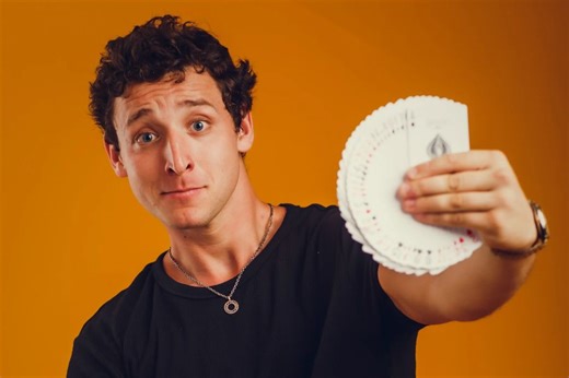 ‘I have to stand up for my heritage’: magician Julius Dein on losing followers for supporting Israel - The Jewish Chronicle